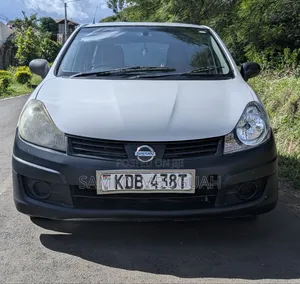 Nissan Advan 2014 White