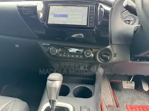 Toyota Hilux 2.4 Diesel 2020 Black