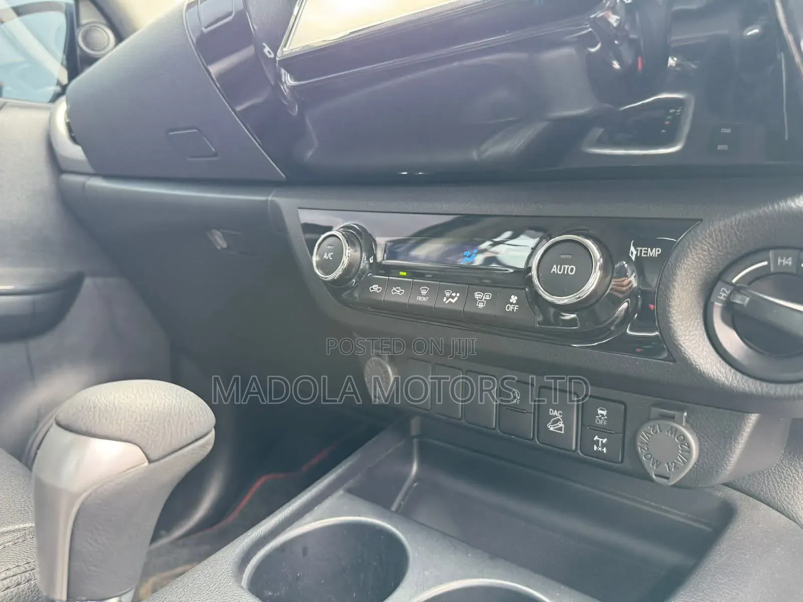 Toyota Hilux 2.4 Diesel 2020 Black