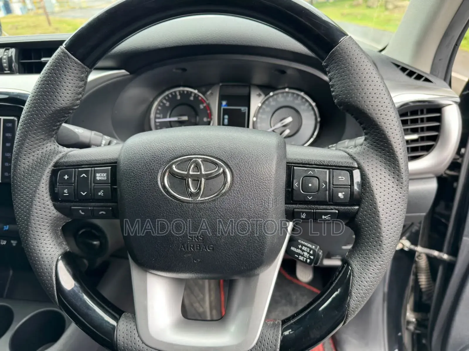 Toyota Hilux 2.4 Diesel 2020 Black