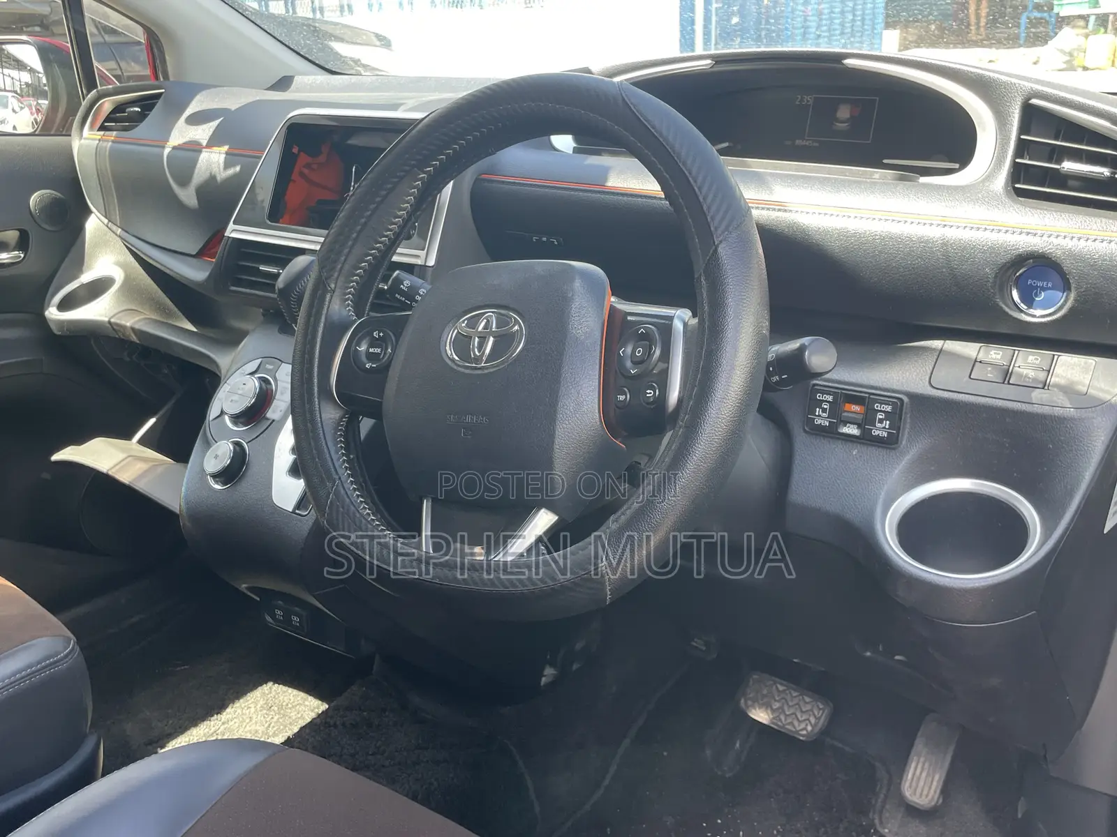 Toyota Sienta 1.5 Hybrid FWD 2020 Red