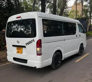Toyota HiAce 2011 White