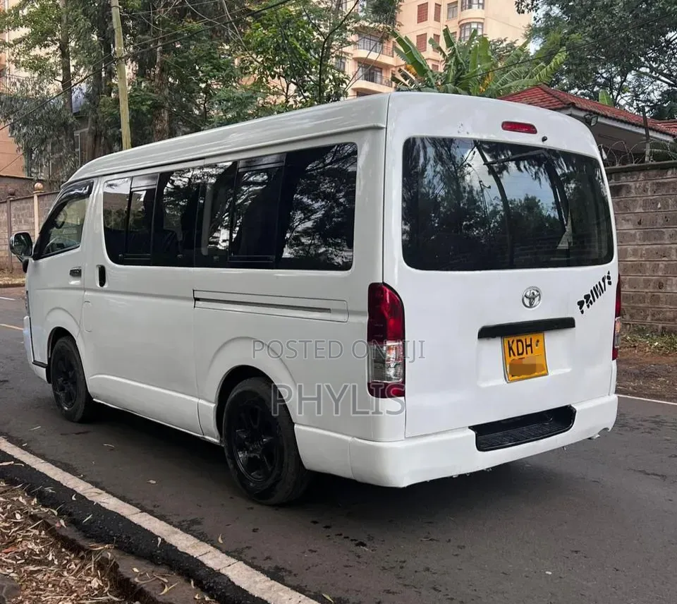 Toyota HiAce 2011 White
