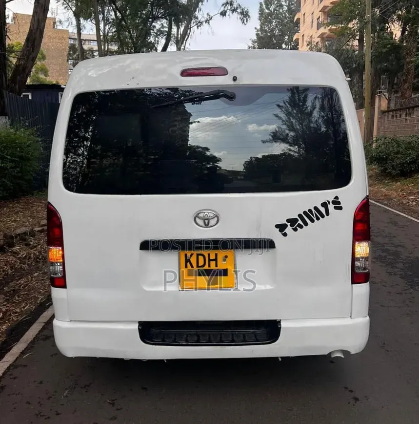 Toyota HiAce 2011 White
