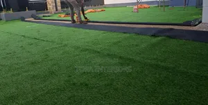 Quality Outdoor Water Resistant Green Carpets With Drainage Pores