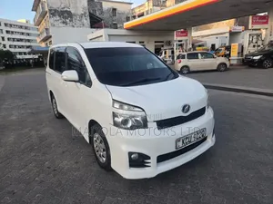 Toyota Voxy 2012 White