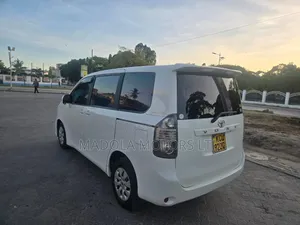 Toyota Voxy 2012 White