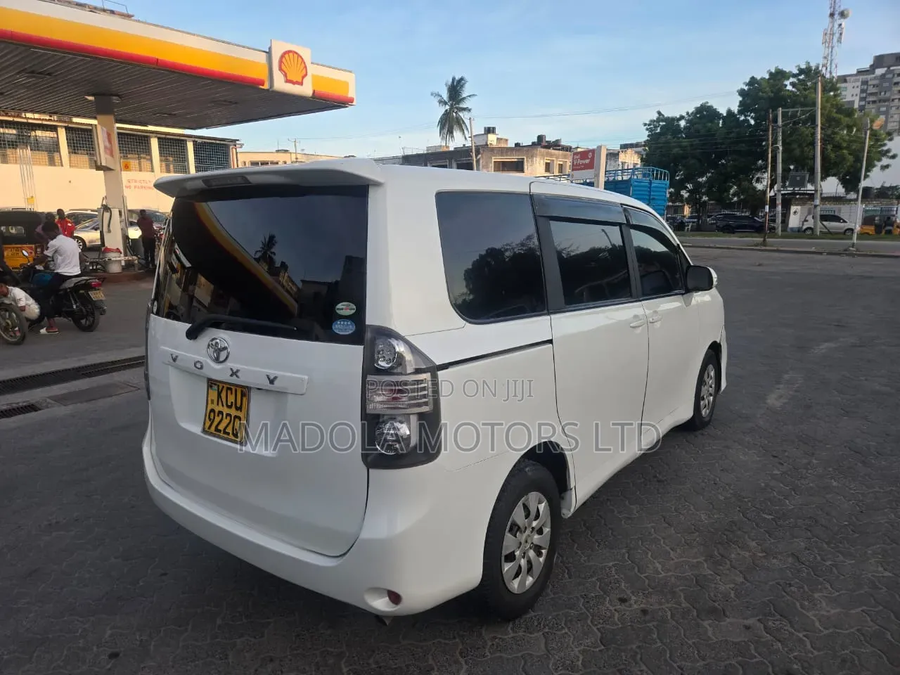 Toyota Voxy 2012 White