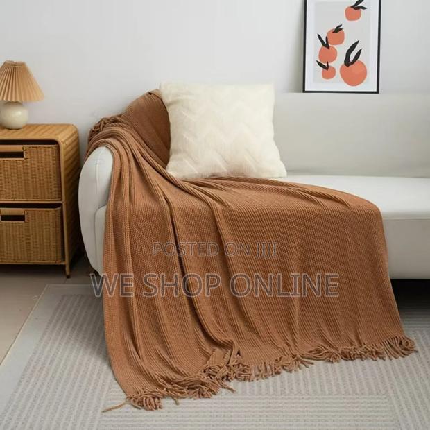 Soft Woven Throw Blankets
Size 130*170cm - thumbnail 3