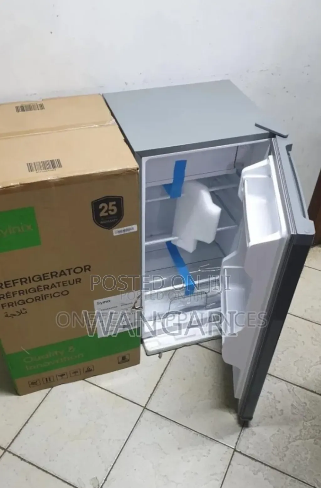 With One Doors Syinix 90l Fridge