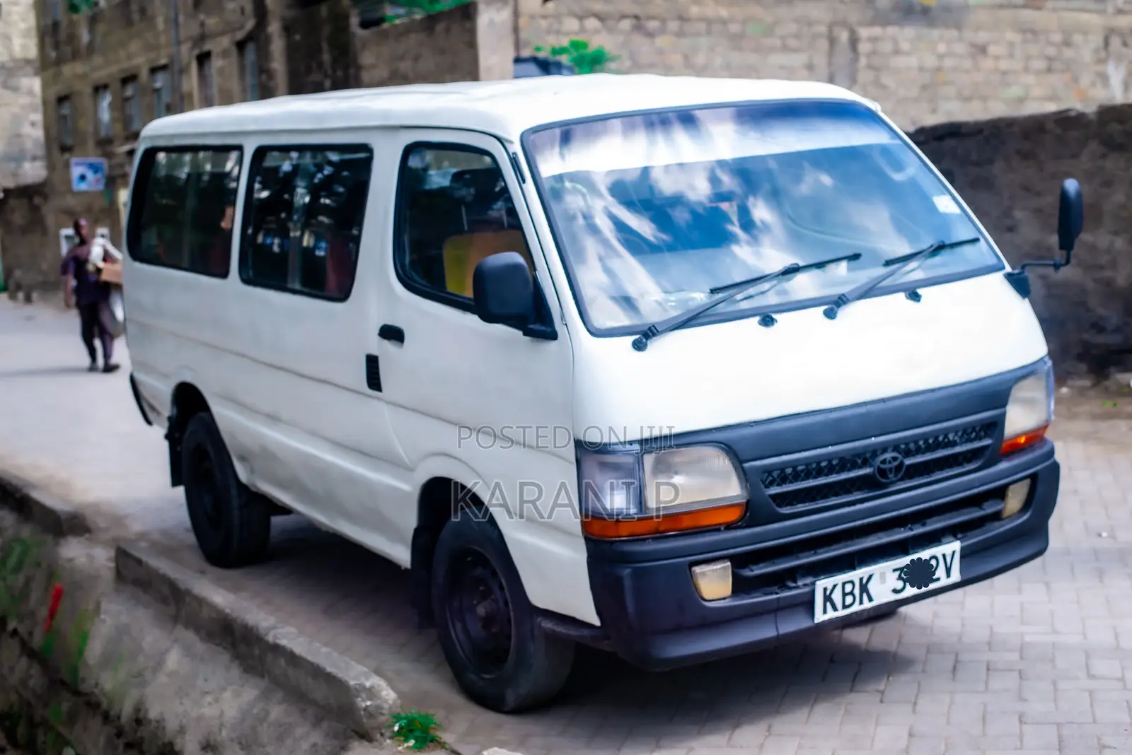 Toyota HiAce 2002 White