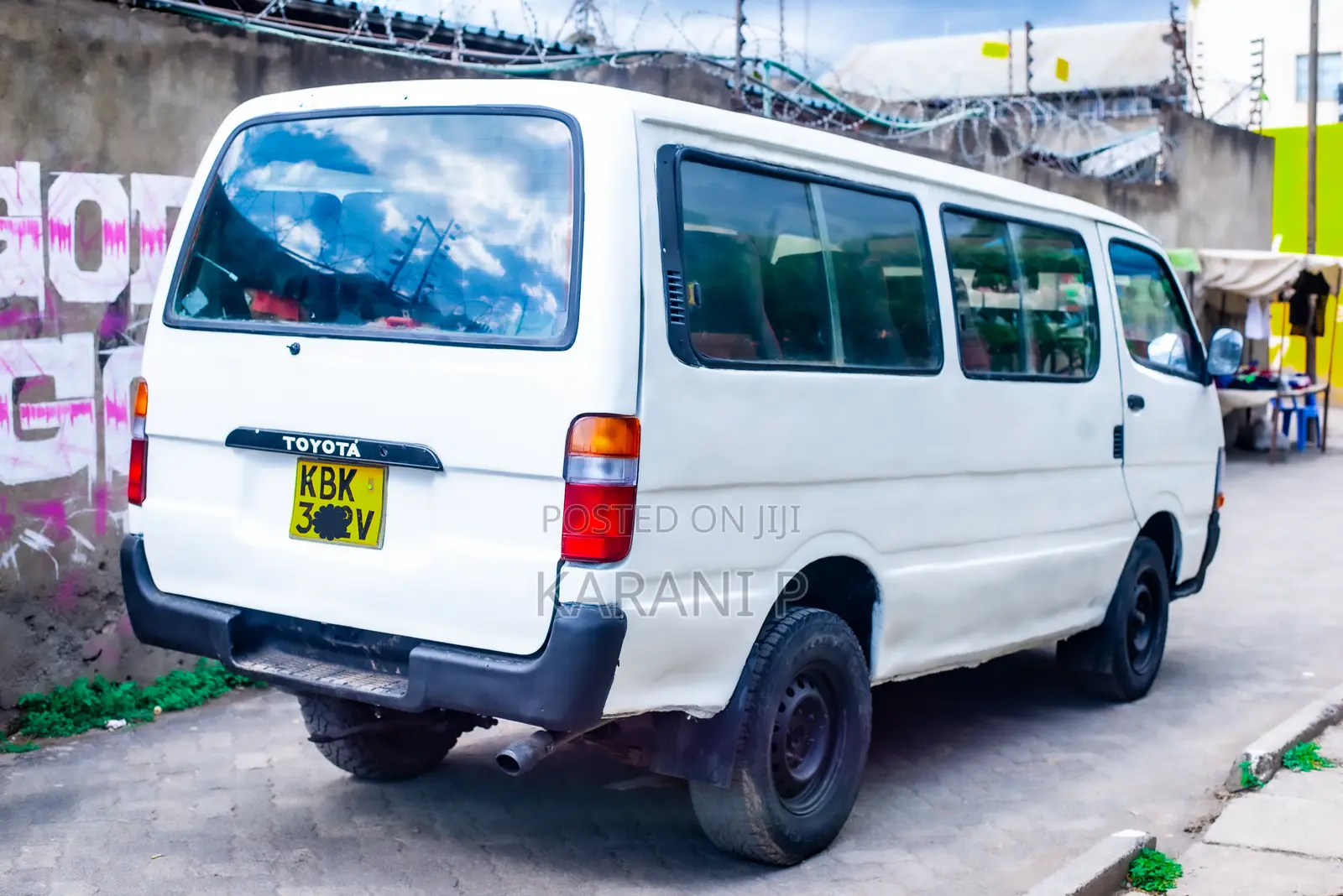 Toyota HiAce 2002 White