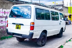 Toyota HiAce 2002 White