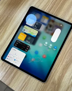 Apple iPad Pro (2022) 256 GB Silver