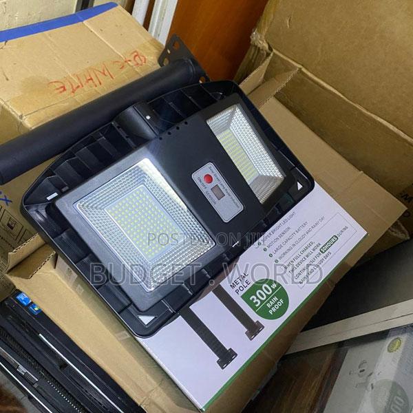 300w Solar Street Lamp With Wide Angle Illumination