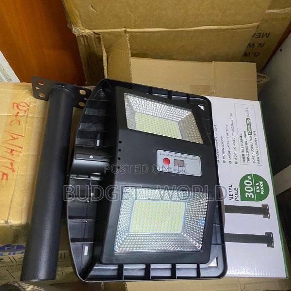 Advanced 300w Solar Lamp With Automatic on/Off System