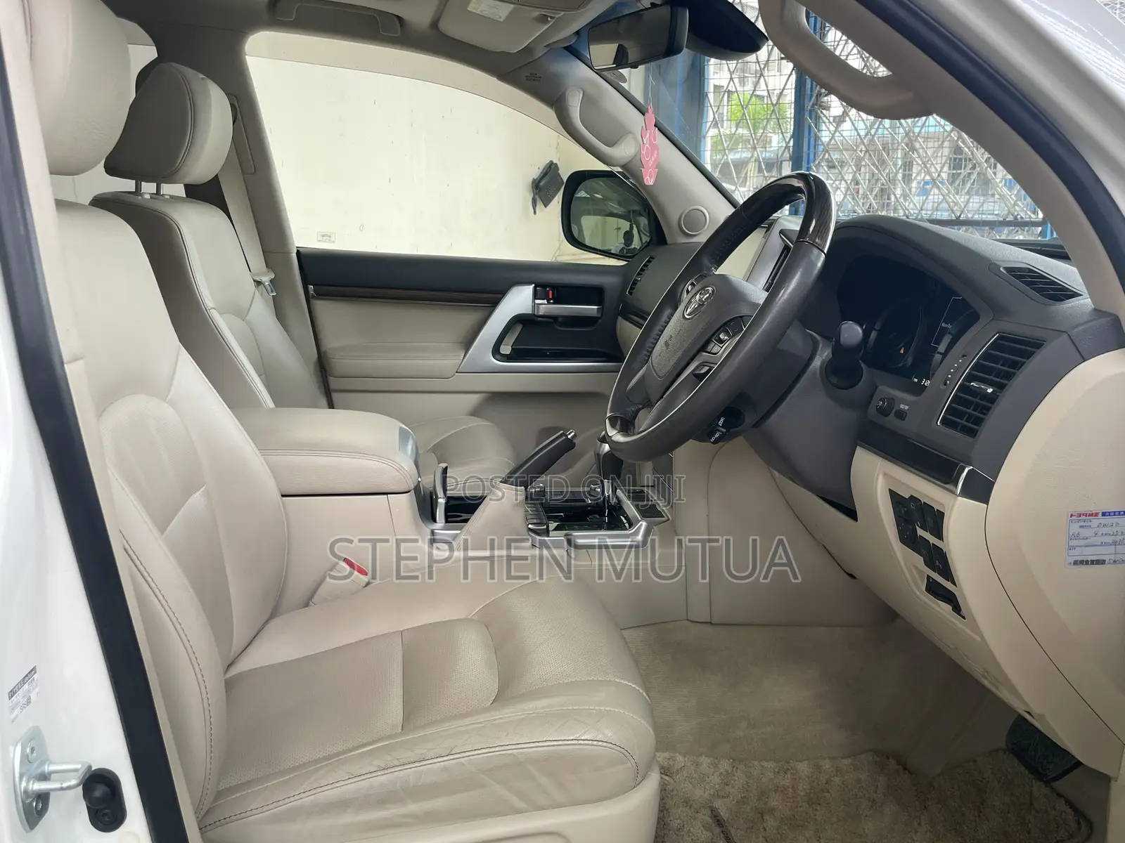 Toyota Land Cruiser 4.6 V8 ZX 2020 White