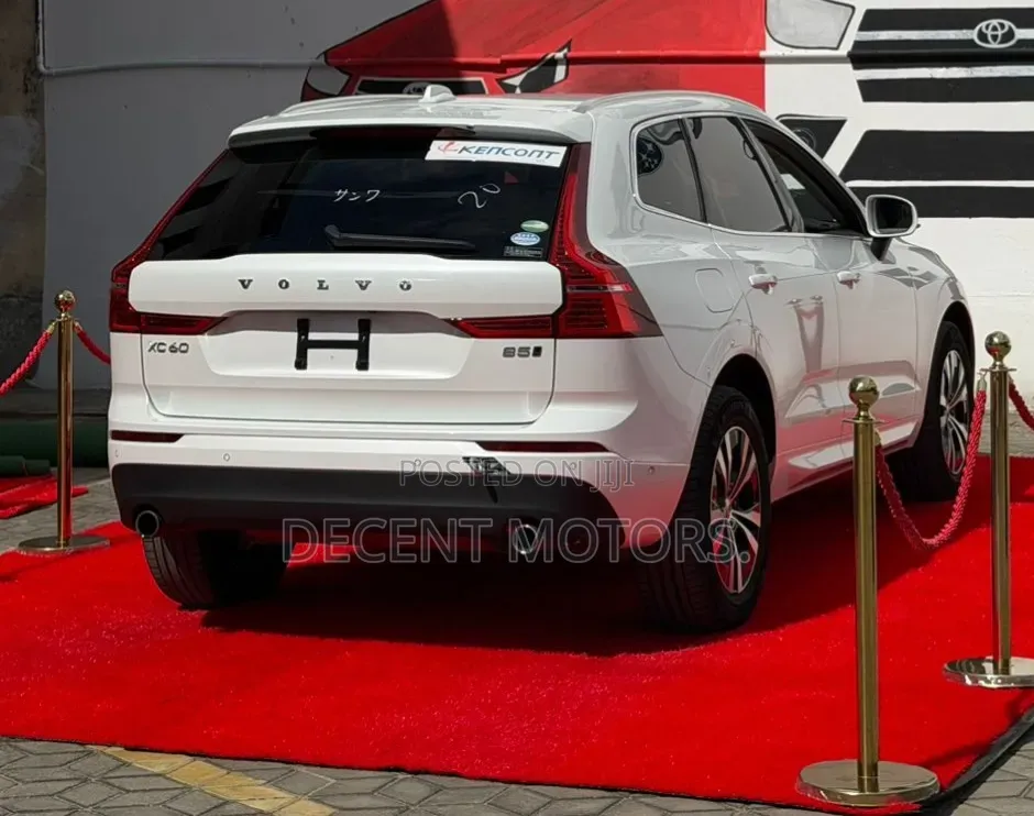 Volvo XC60 T5 R-Design AWD 2019 White