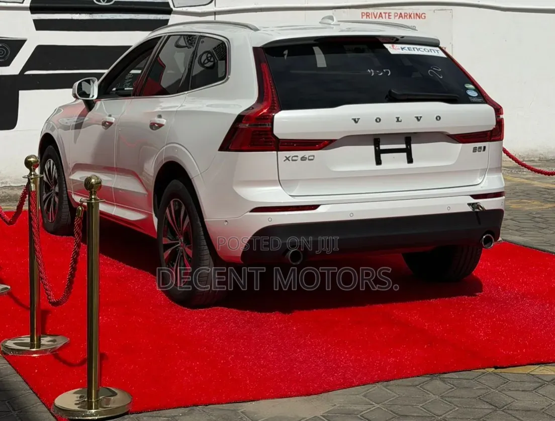 Volvo XC60 T5 R-Design AWD 2019 White
