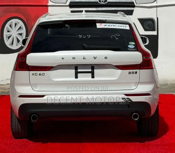 Volvo XC60 T5 R-Design AWD 2019 White