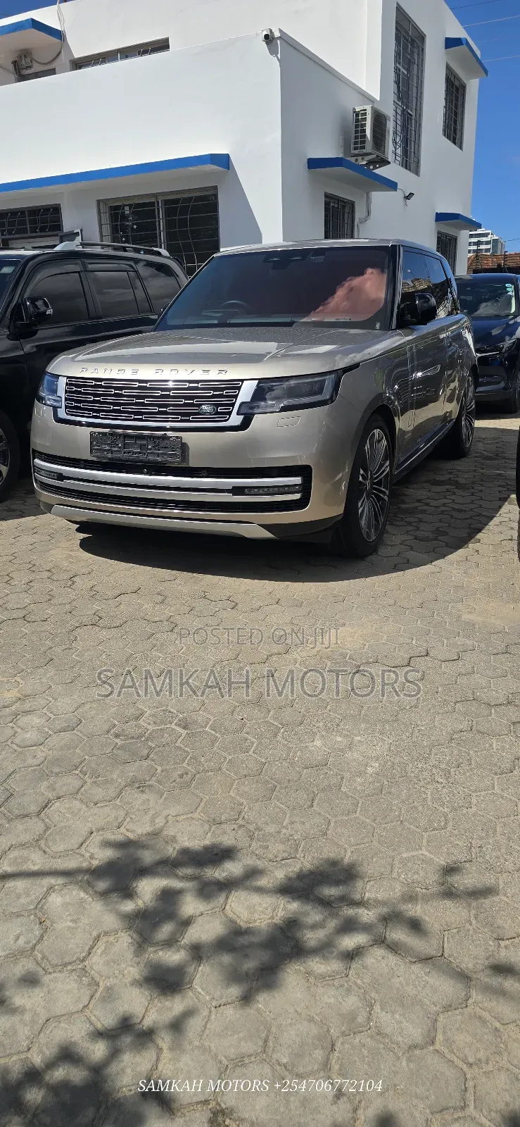 Land Rover Range Rover Vogue 2025 Gold