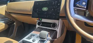 Land Rover Range Rover Vogue 2025 Gold
