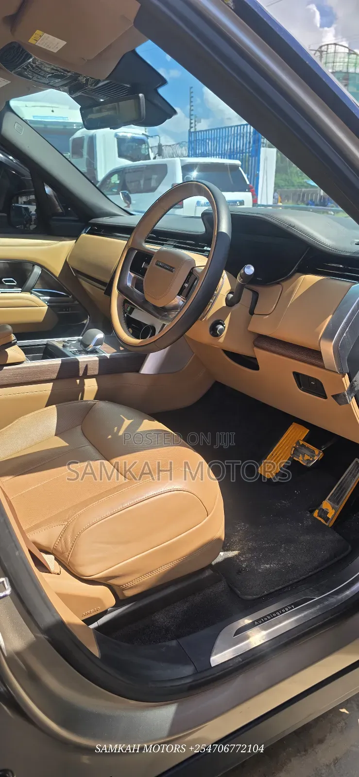 Land Rover Range Rover Vogue 2025 Gold