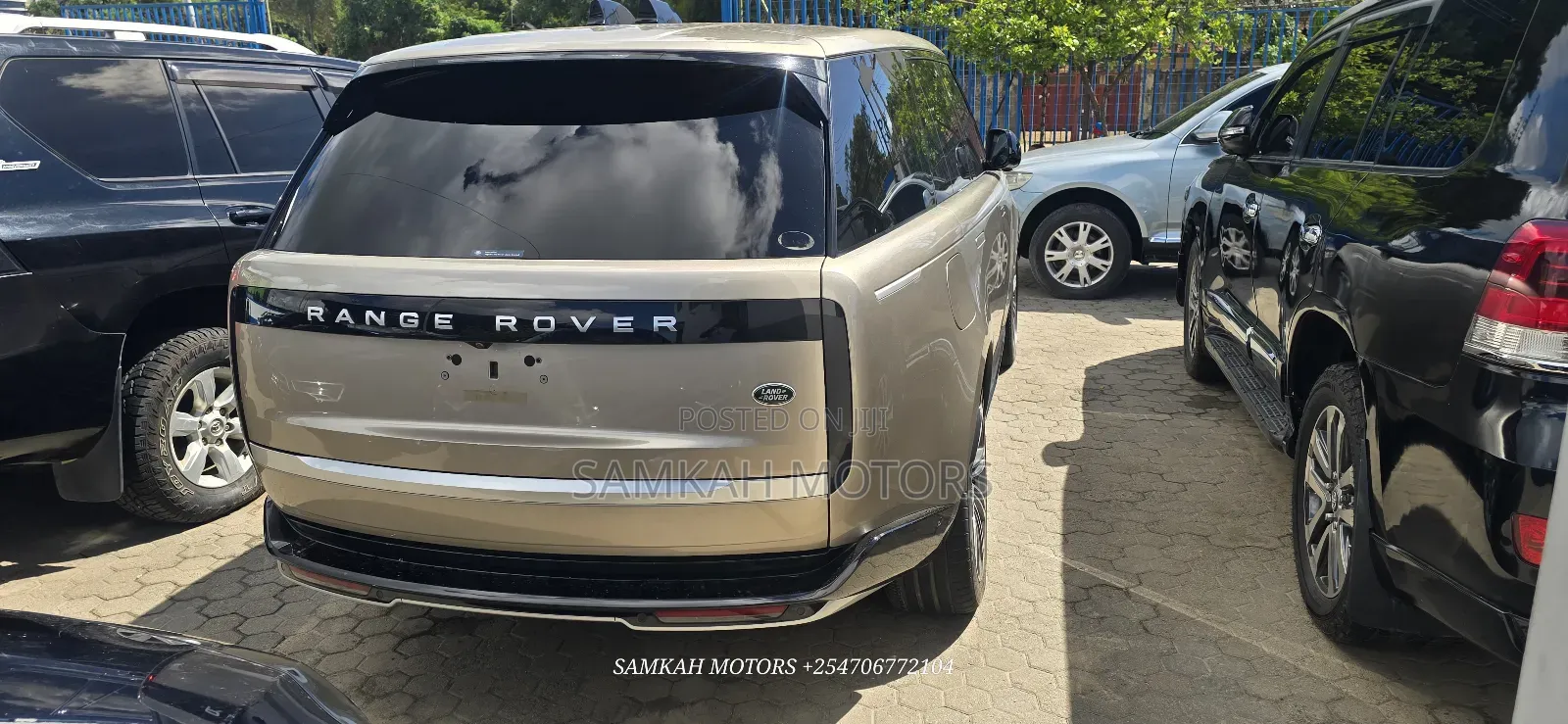 Land Rover Range Rover Vogue 2025 Gold