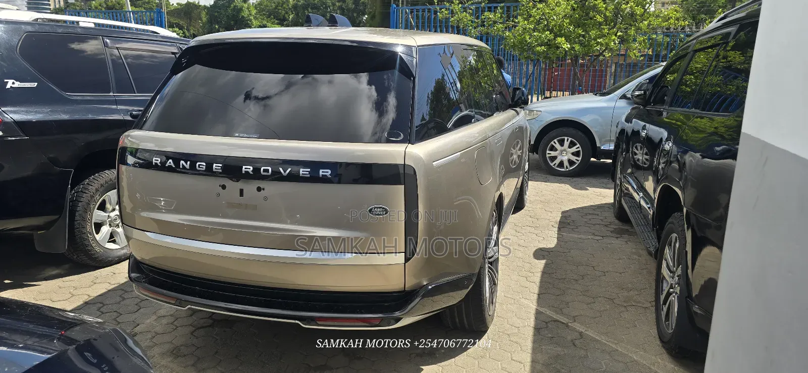 Land Rover Range Rover Vogue 2025 Gold