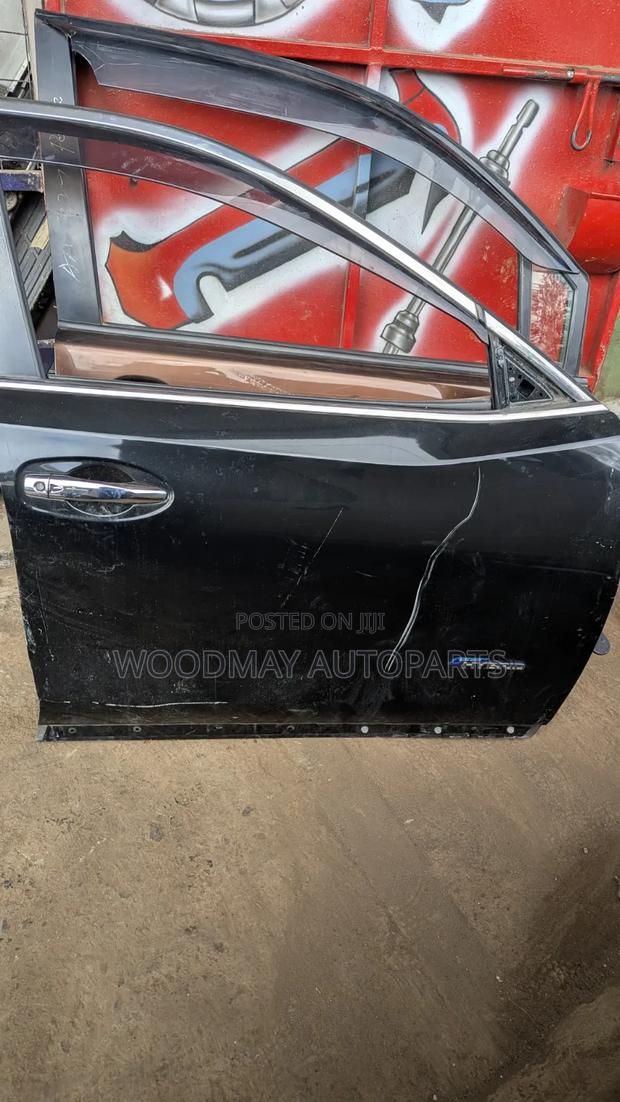 Nissan X-Trail Nt32 Front Door
