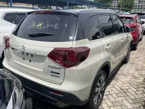Suzuki Escudo 2023 Beige