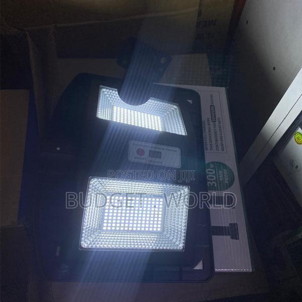 High-Power 300w Solar Led Street Light for Outdoor Security