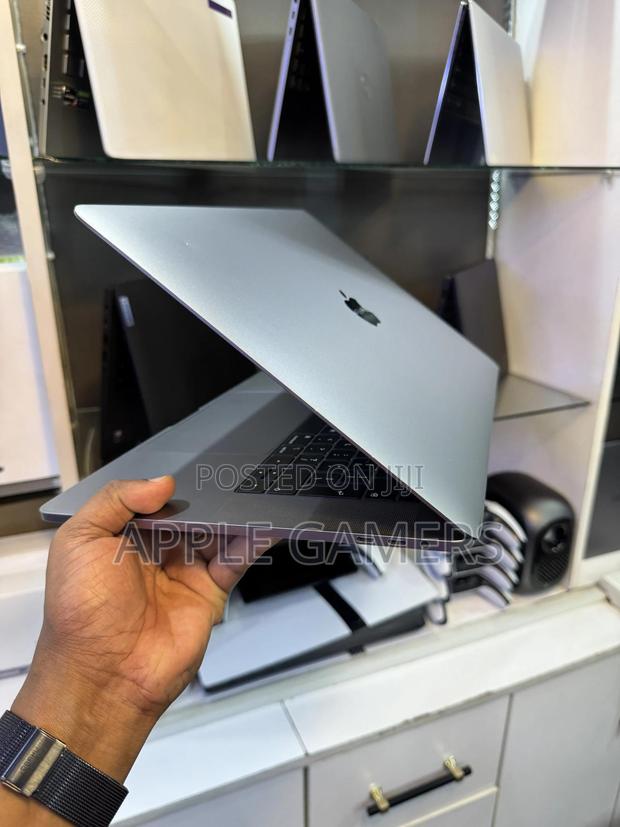 Laptop Apple MacBook Pro 2019 16GB Intel Core i9 SSD 512GB - thumbnail 3