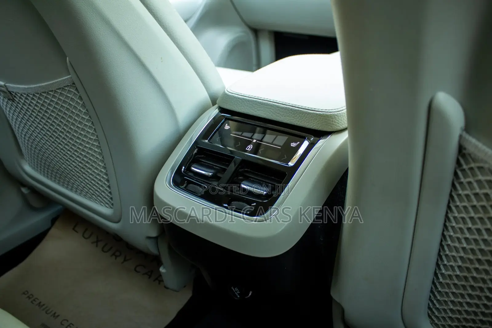 Volvo XC90 2018 Gold