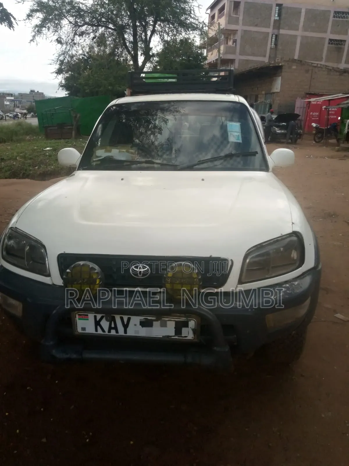 Toyota RAV4 1999 White