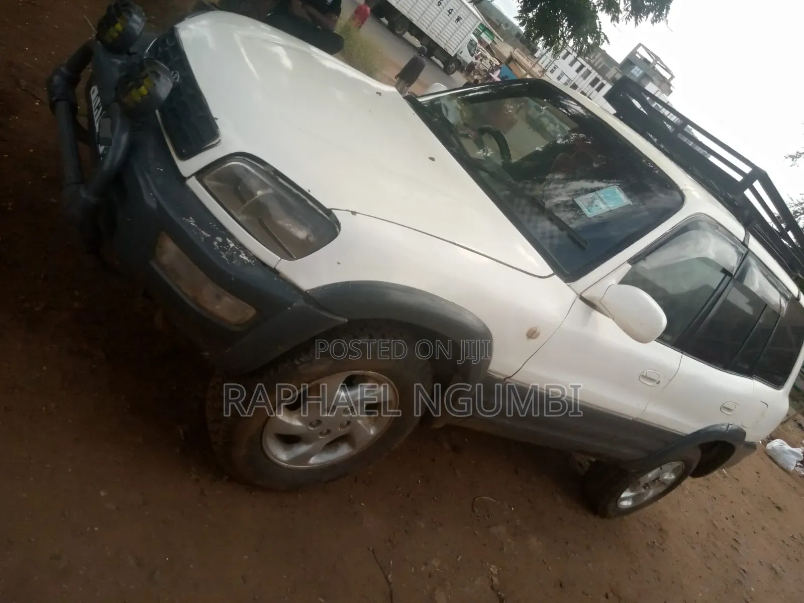 Toyota RAV4 1999 White
