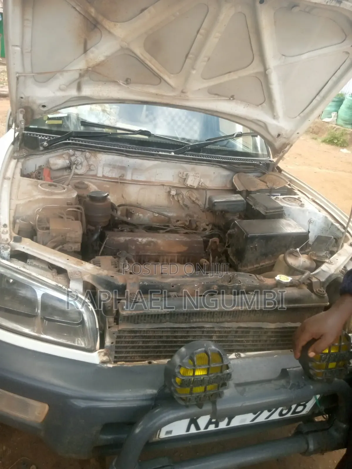 Toyota RAV4 1999 White