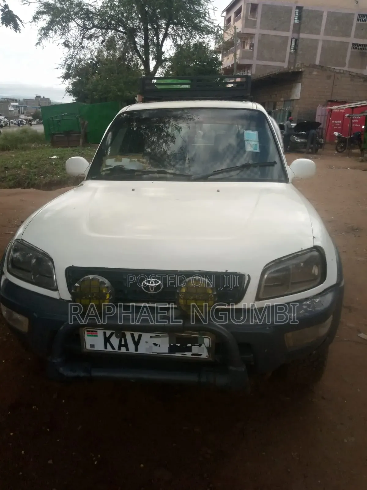 Toyota RAV4 1999 White