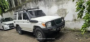 Toyota Land Cruiser 2018 White