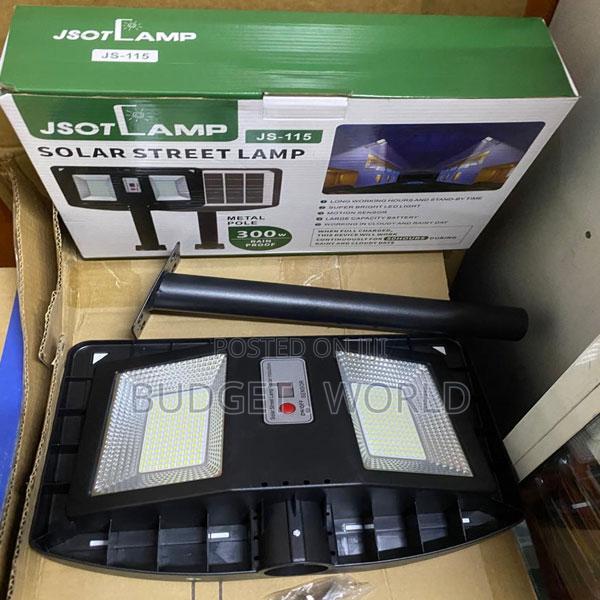 Bright Reliable –High Efficiency 300w Solar Street Light