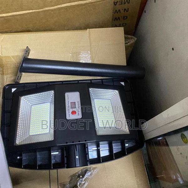 Advanced 300w Solar Light With Smart Energy Saving System