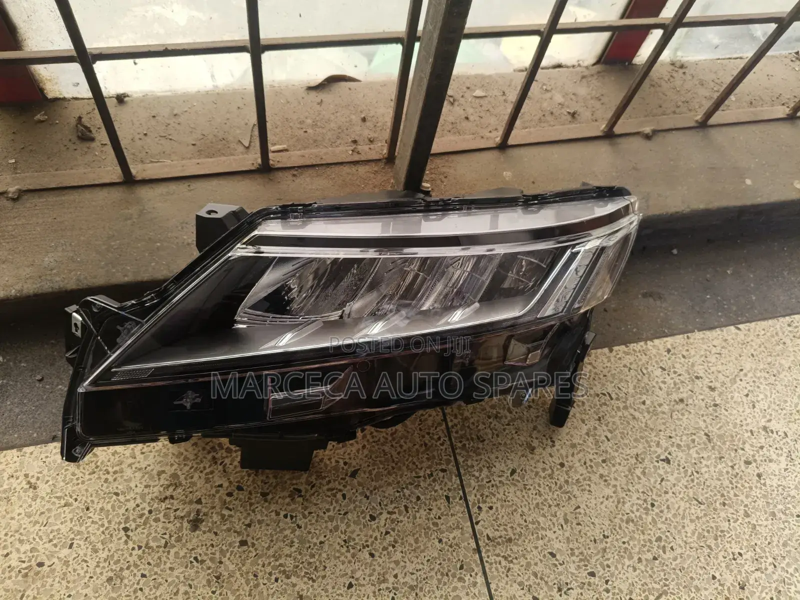 Headlight RVR Inbuilt Xenon Year 2020