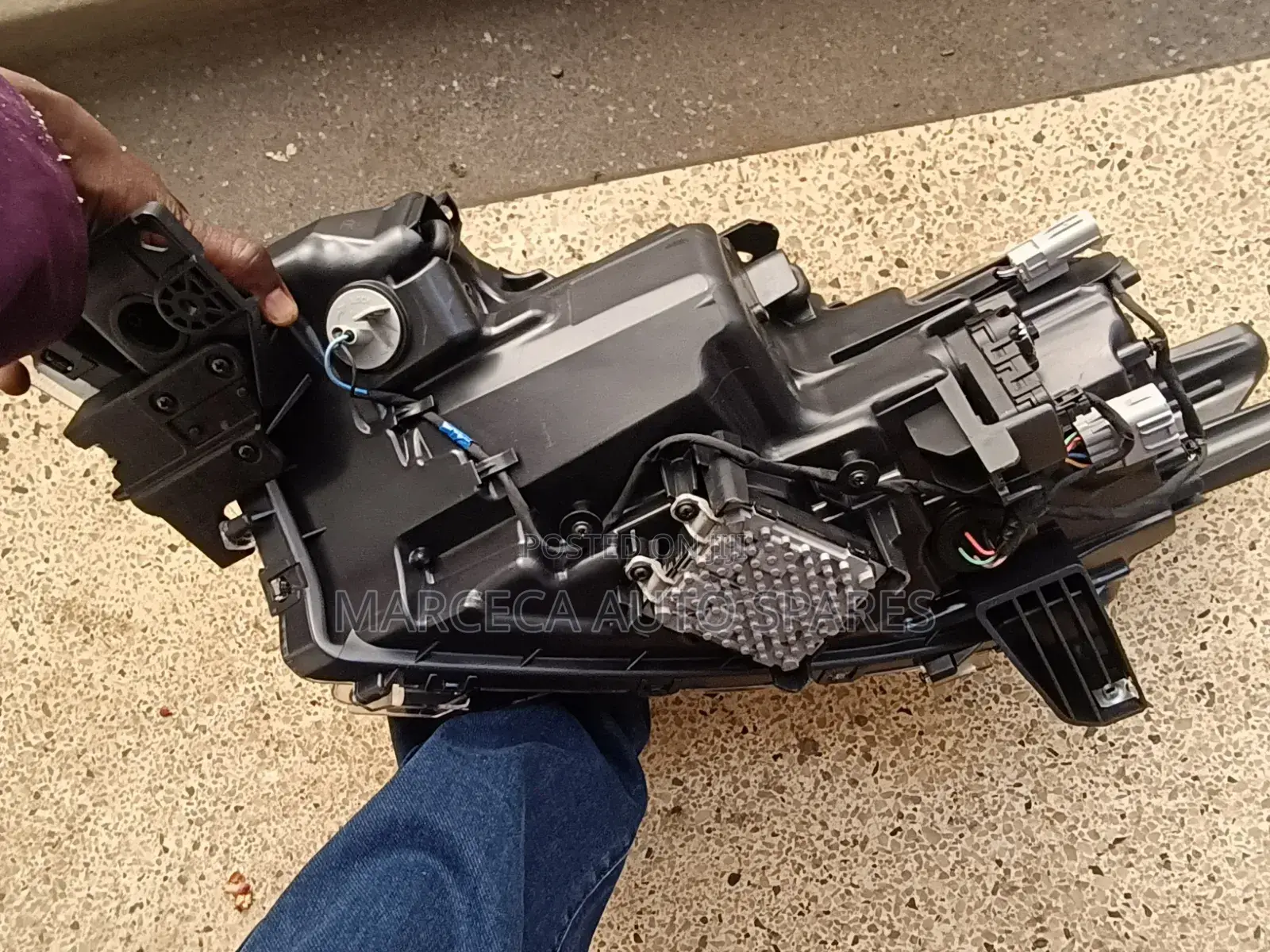 Headlight Mistrubishi Outlander Model 2020-2021
