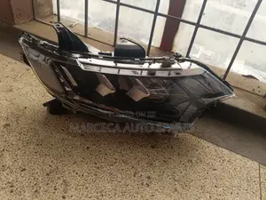 Headlight Mistrubishi Outlander Model 2020-2021