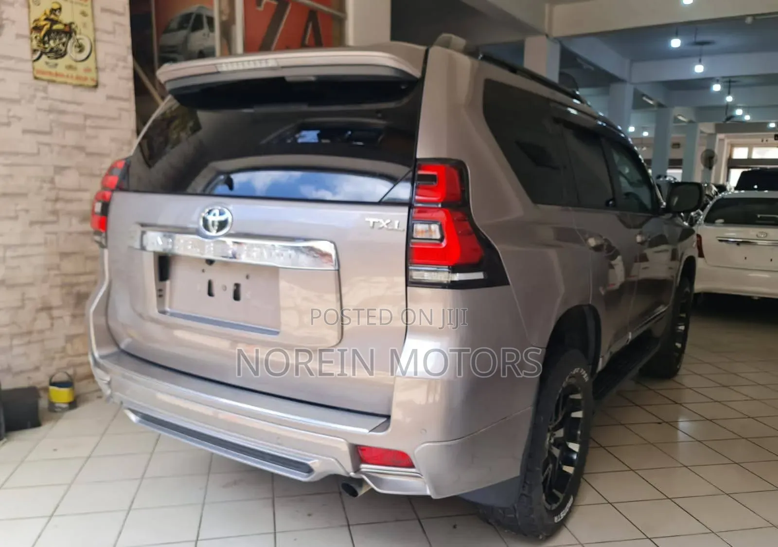 Toyota Land Cruiser Prado 2018 Silver