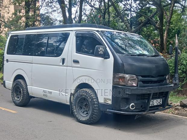 Toyota HiAce 2016 White - thumbnail 2