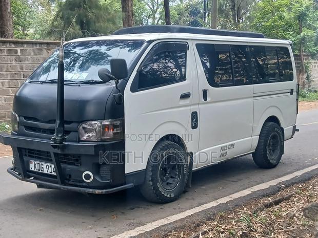 Toyota HiAce 2016 White - thumbnail 3