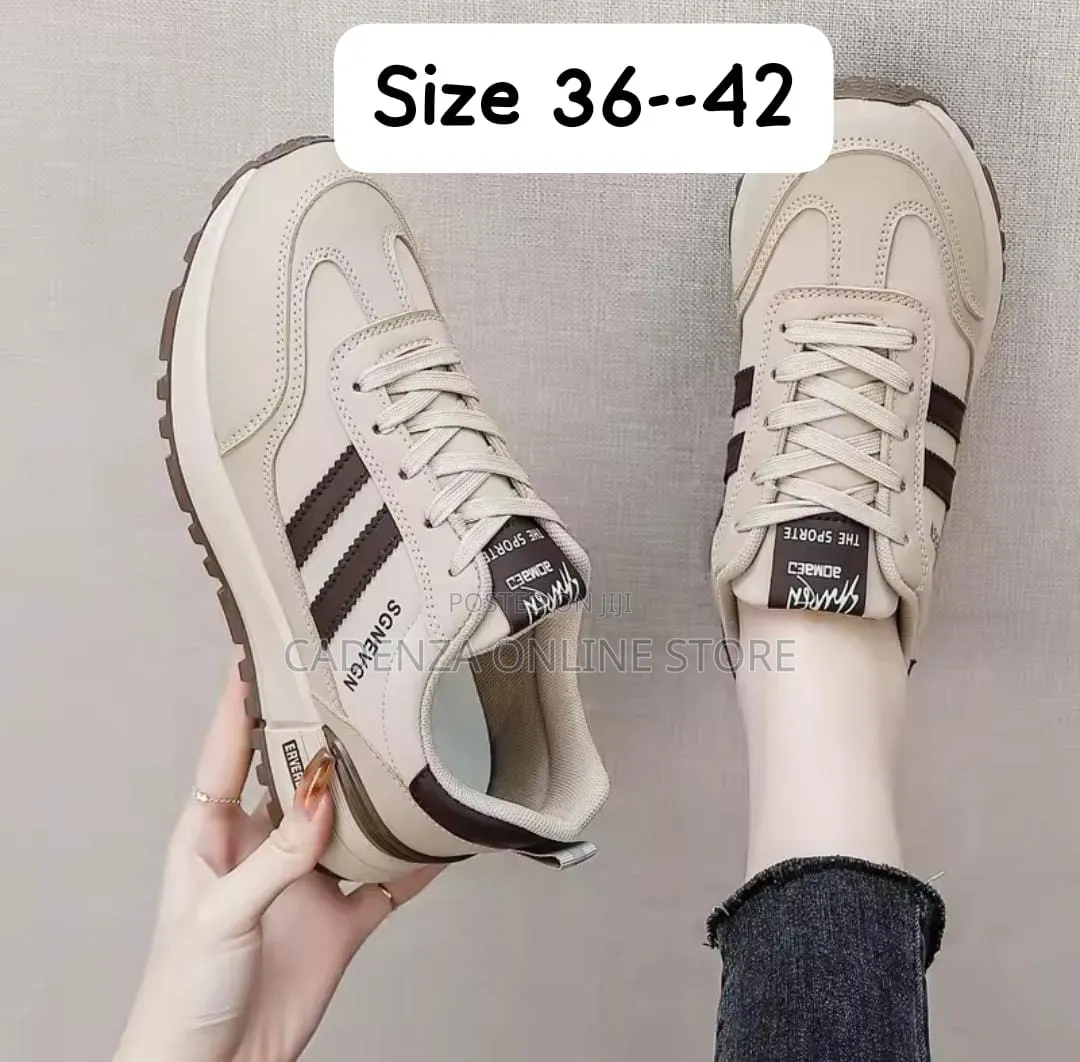 *Classic Sneakers*
*Size: As Indicated*
*Offer!!