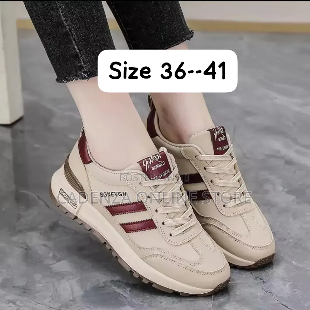 *Classic Sneakers*
*Size: As Indicated*
*Offer!!