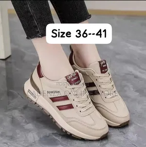*Classic Sneakers*
*Size: As Indicated*
*Offer!!